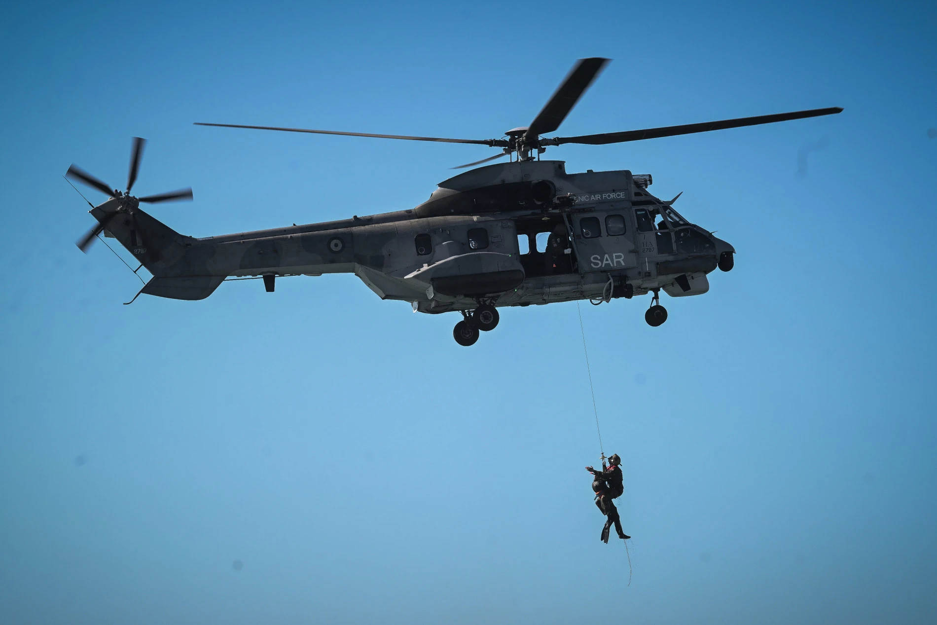 Αποβίβαση ασθενούς από δεξαμενόπλοιο στη Ρόδο