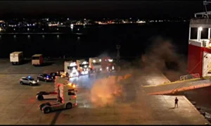 Κως: Συγκινητικός αποχαιρετισμός Λιμενικού που φεύγει με μετάθεση &#8211; Σείστηκε το λιμάνι!