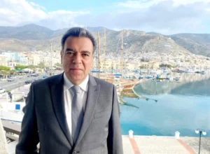 Μάνος Κόνσολας: Επανεξετάζεται η αναπροσαρμογή της αποζημίωσης για τις ζημιές που προκαλούνται στα δίχτυα των αλιευτικών σκαφών άνω των 12 μέτρων