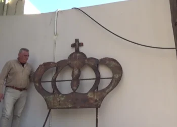 Φράγκος Ντιπιέρο: “Η μεταλλική σιδερένια κορώνα του Βασιλιά, στο νησί της Λέρου”