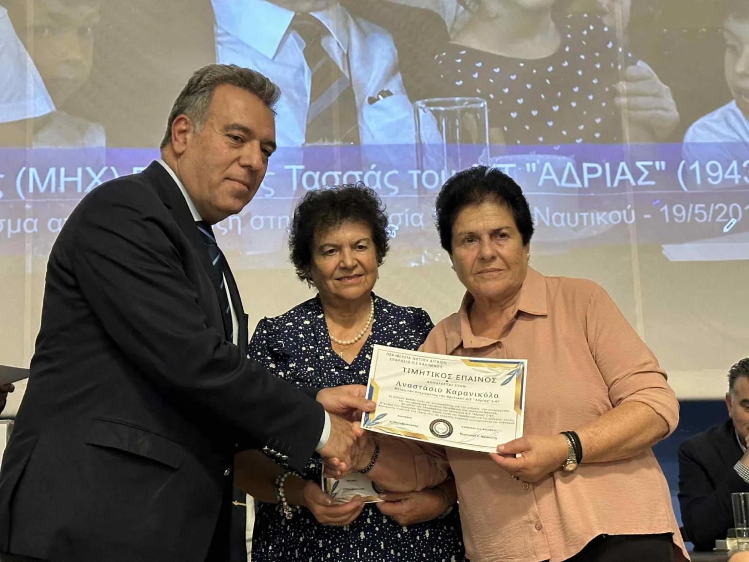 Μάνος Κόνσολας: «Οι Έλληνες έχουν καρδιά και ψυχή &#8211; Ομιλία στην Κάλυμνο στην παρουσίαση του βιβλίου του K.Τασσά για το μοναδικό κατόρθωμα του αντιτορπιλικού Αδρίας»