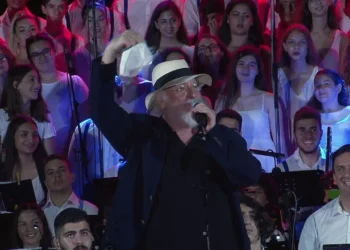 Έφυγε από τη ζωή ο Διονύσης Σαββόπουλος σε ηλικία 81 ετών