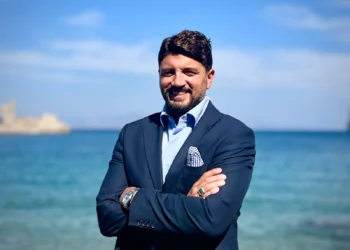 Παναγιώτης Κουνάκης: «Πώς πεθαίνουν οι Δημοκρατίες… σιωπηλά»