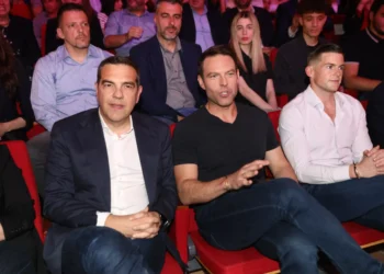 Ιθάκη: Ο Αλέξης Τσίπρας βγάζει στη σέντρα Βαρουφάκη, Λαφαζάνη, Πολάκη και Παππά – Το άγνωστο «όχι» της Αχτσιόγλου