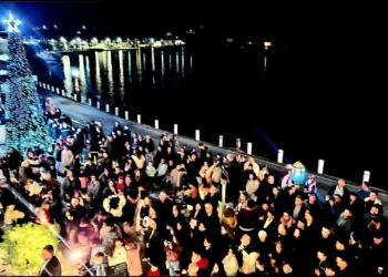 Πάτμος: Οι εκδηλώσεις για τη φωταγώγηση του Χριστουγεννιάτικου Δένδρου του Δήμου