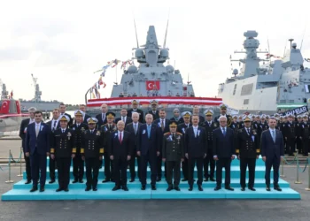 Ο Ερντογάν παραλαμβάνει νέο υποβρύχιο και αποβατικό αλλά δηλώνει «δεν έχουμε καμία βλέψη στα εδάφη κανενός»