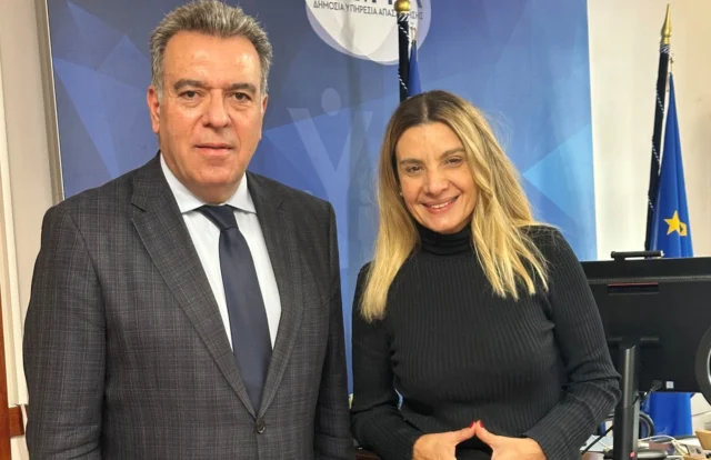 Προγράμματα κατάρτισης και οι εργατικές κατοικίες στα Δωδεκάνησα, στο επίκεντρο της συνάντησης του Μάνου Κόνσολα με τη Διοικήτρια της ΔΥΠΑ, κα. Χορμόβα