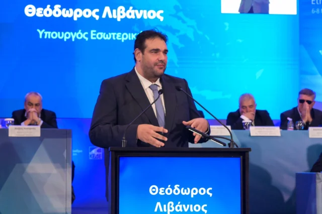 ΥΠ.ΕΣ: Όποιος θέλει, θα μπορεί να ψηφίζει από το κινητό στις αυτοδιοικητικές εκλογές του 2028 – Το σχέδιο για την αντιμετώπιση της αποχής