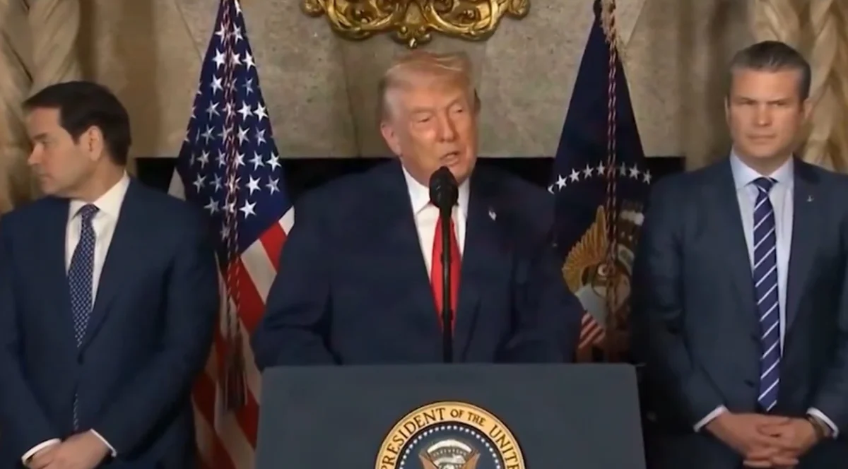 Ο Τραμπ αναστέλλει τους βομβαρδισμούς κατά του Ιράν για δύο εβδομάδες