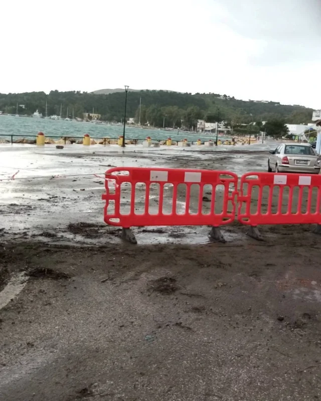 Λέρος: Κλειστός ο παραλιακός δρόμος στο Λακκί λόγω των έντονων καιρικών φαινομένων