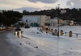 Δήμος Λέρου: Προσοχή στον παραλιακό δρόμο Λακκίου λόγω ολισθηρότητας