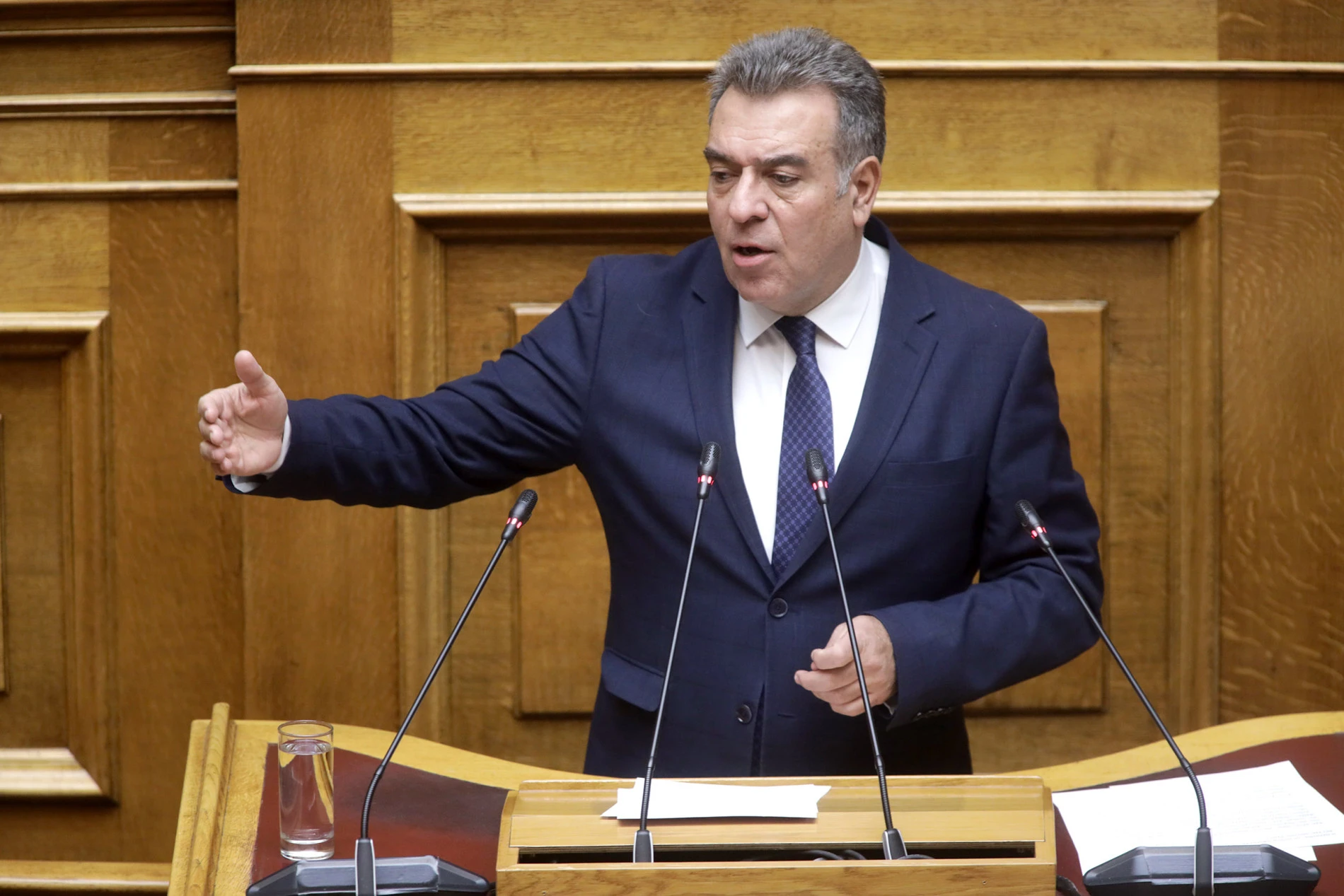 Μάνος Κόνσολας: «Δρομολογούνται οι διαδικασίες για τη διενέργεια δευτεροβάθμιου προσεισμικού ελέγχου στο κτίριο της Πυροσβεστικής στη Ρόδο»