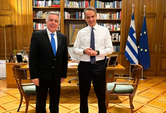 Συνάντηση στο Μέγαρο Μαξίμου του Βασίλη Α. Υψηλάντη με τον Πρωθυπουργό Κυριάκο Μητσοτάκη