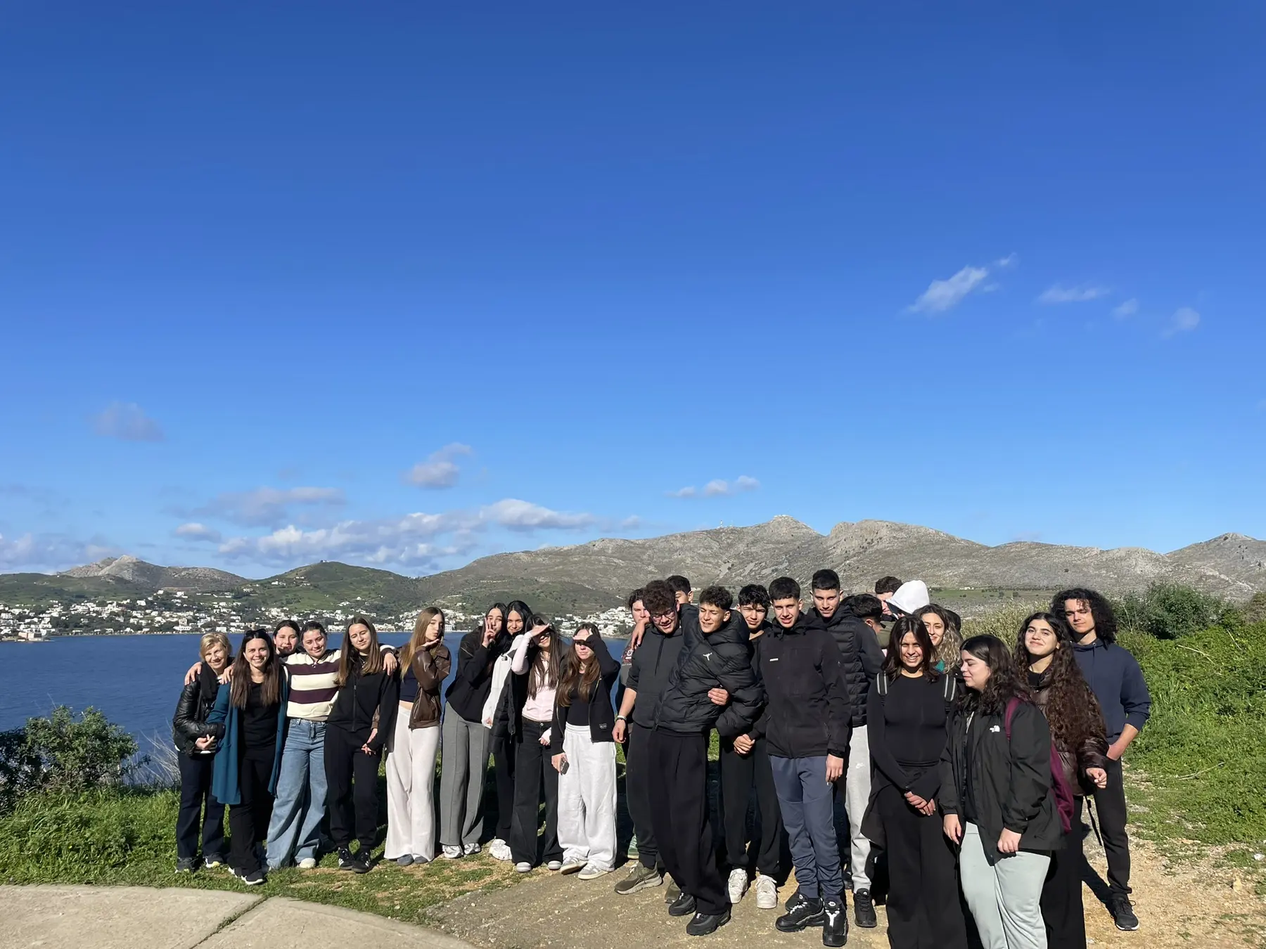 Λέρος: Δεντροφύτευση από μαθητές του Μπουλαφέντειου Λυκείου στην Αγία Μαρίνα