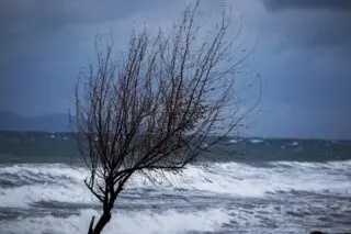 ΕΜΥ: Βροχές, καταιγίδες και άνεμοι 7 με 8 μποφόρ για σήμερα στα Δωδεκάνησα