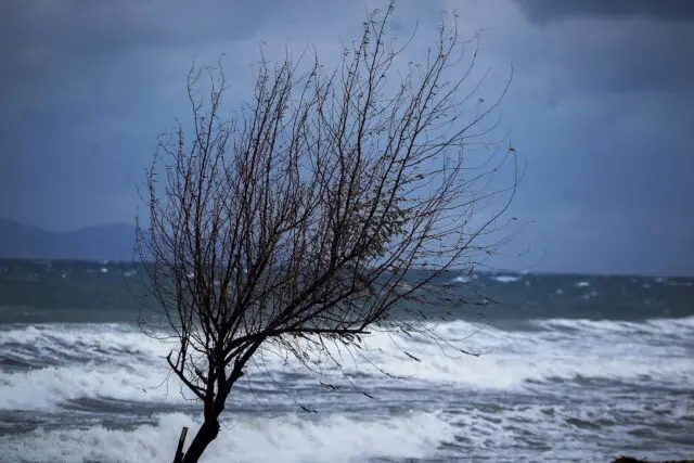 ΕΜΥ: Βροχές, καταιγίδες και άνεμοι 7 με 8 μποφόρ για σήμερα στα Δωδεκάνησα
