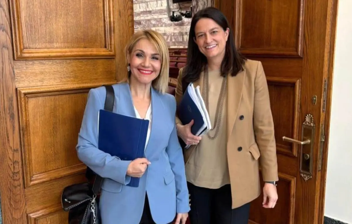 Το ζήτημα των ξεναγών και των ενσήμων τους έθεσε η Μίκα Ιατρίδη στην Υπουργό Εργασίας, Νίκη Κεραμέως