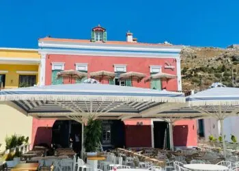 Λέρος: Δωρεάν φιλοξενία ταξιδιωτών στο Navarone Estate στην Αγ. Μαρίνα από την Οικογένεια Σκορδάλη