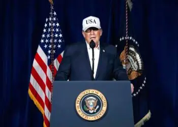 Ισραήλ και ΗΠΑ επιτέθηκαν στο Ιράν: Με πυραυλική επίθεση απαντά η Τεχεράνη