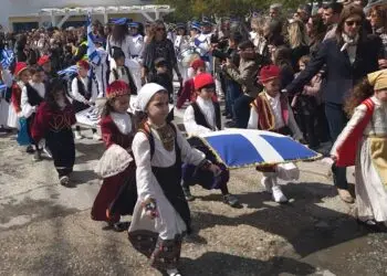 ΛΕΡΟΣ: Με λαμπρότητα και παρουσία πλήθους κόσμου η παρέλαση της 25ης Μαρτίου (φωτο – βίντεο)