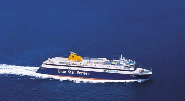 Δεν θα εκτελεστεί το δρομολόγιο του πλοίου BLUE STAR PAROS λόγω κακοκαιρίας