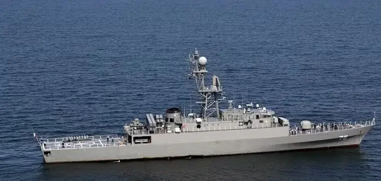 Φρεγάτα IRIS Dena (75) του Ναυτικού της Ισλαμικής Δημοκρατίας του Ιράν 12 Μαρτίου 2024 (Γραφείο Ιρανικού Στρατού/AFP)