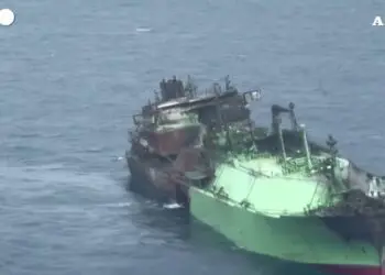 Μεσόγειος: Ρωσικό τάνκερ γεμάτο LNG πλέει ακυβέρνητο – Περιβαλλοντική «βόμβα»