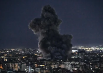 Πλήγματα του Ισραήλ στη Βηρυτό, εκρήξεις και πυρκαγιά στην πρεσβεία των ΗΠΑ στην πρωτεύουσα της Σαουδικής Αραβίας