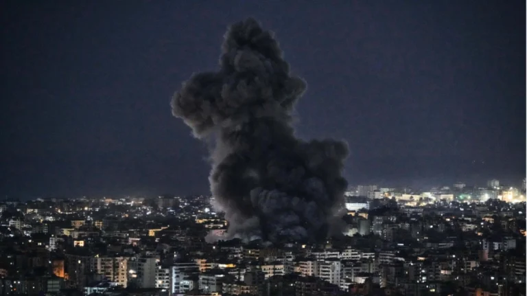 Πλήγματα του Ισραήλ στη Βηρυτό, εκρήξεις και πυρκαγιά στην πρεσβεία των ΗΠΑ στην πρωτεύουσα της Σαουδικής Αραβίας