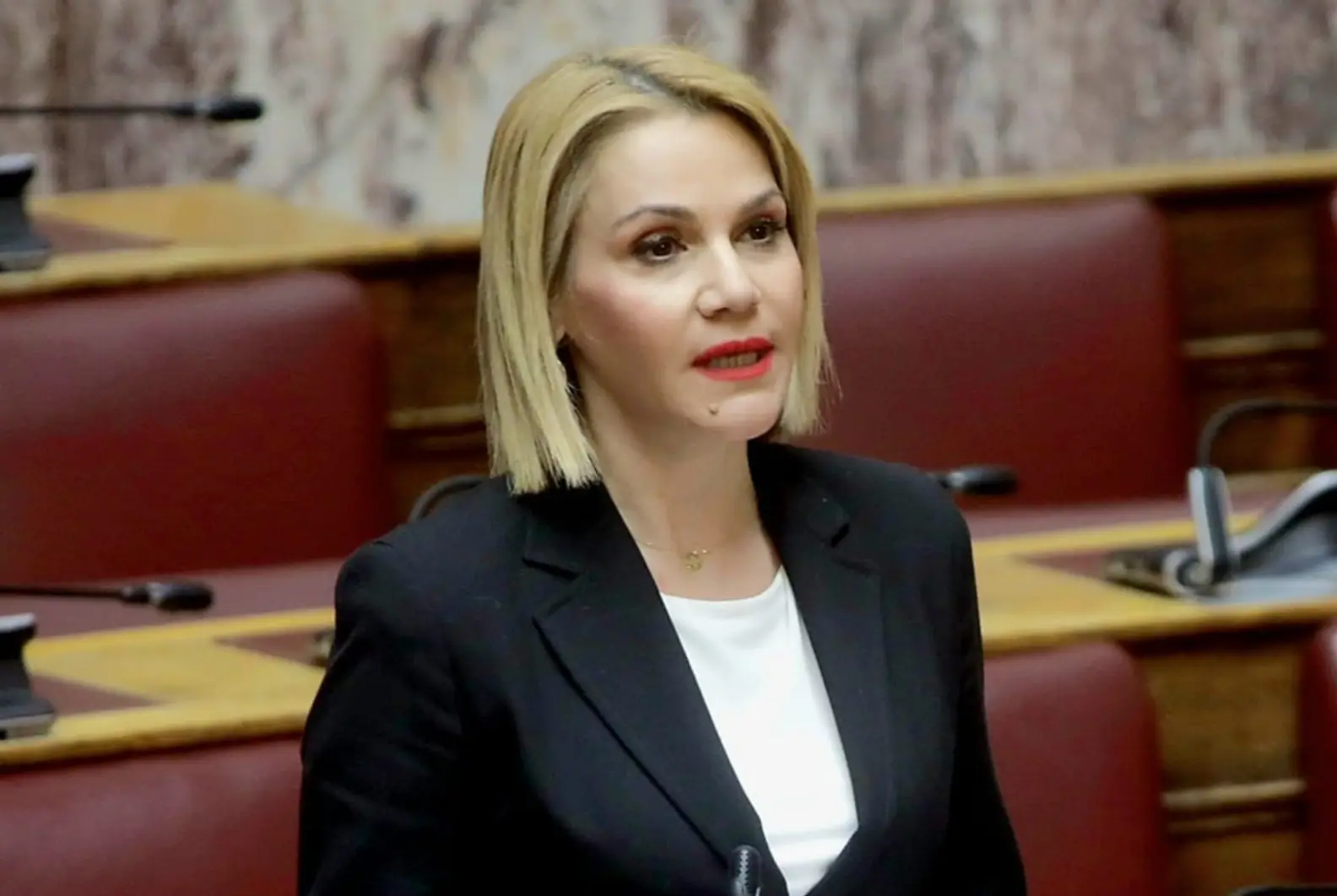 Στη Βουλή από τη Μίκα Ιατρίδη η παράταση των συμβάσεων εργαζομένων άνω των 55 ετών στους Δήμους