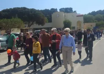 Λέρος: Πλήθος κόσμου στην εκδήλωση του Δήμου “Περπατάμε ΜΑΖΙ για τον αυτισμό”