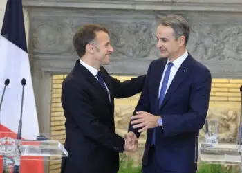Μακρόν και Μητσοτάκης έστειλαν μηνύματα σε εν δυνάμει αντιπάλους και εχθρούς: Η ρήτρα αμοιβαίας συνδρομής και η στρατηγική συμμαχία