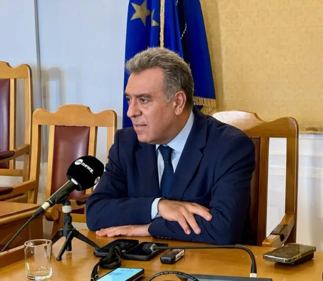 Μάνος Κόνσολας: «Ενισχύονται οι υπηρεσίες διαβατηριακού ελέγχου στη Β’ Αστυνομική Διεύθυνση Δωδεκανήσου και άλλες υπηρεσίες»