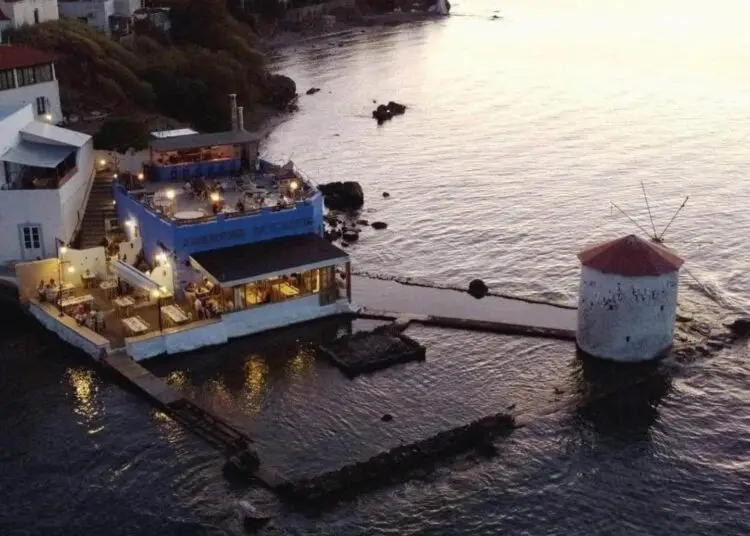 Το εστιατόριο "Mylos by the sea" στην Αγία Μαρίνα Λέρου