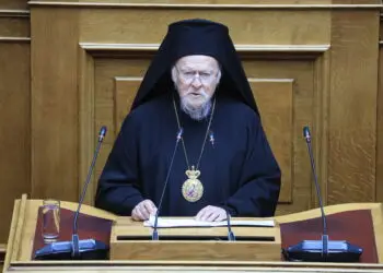 Ιστορική ομιλία Βαρθολομαίου στη Βουλή: «Θεσμός υπέρ της ειρήνης ο Οικουμενικός Θρόνος»