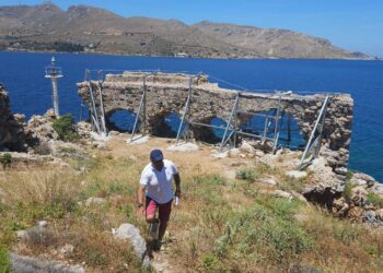 Λέρος: Ξεκίνησαν οι εργασίες αποκατάστασης και ανάδειξης του αρχαίου οχυρού στο Μπούρτζι