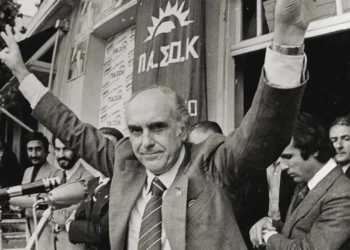 Ο Άγγελος Κωνσταντινίδης για τα 30 χρόνια από τον θάνατο του Ανδρέα Παπανδρέου