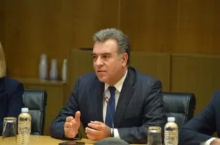 Μάνος Κόνσολας: «Μέτρα φορολογικής ελάφρυνσης για τους ελεύθερους επαγγελματίες στις νησιωτικές περιοχές»