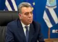 Το θέμα των καθυστερήσεων στους ελέγχους εισόδου στη χώρα για πολίτες εκτός Σένγκεν σε αεροδρόμια και συνοριακούς σταθμούς αναδεικνύει ο Μάνος Κόνσολας