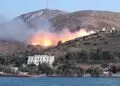 Λέρος: Υπό έλεγχο η πυρκαγιά στην περιοχή της Κλειστής Ελεγχόμενης Δομής