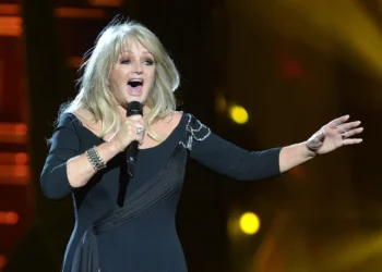 Πέθανε η Bonnie Tyler, η φωνή του «Total Eclipse of the Heart», σε ηλικία 75 ετών