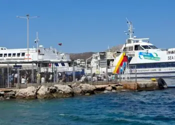 Λέρος: Έντονα παράπονα για καθυστερήσεις στον διαβατηριακό έλεγχο