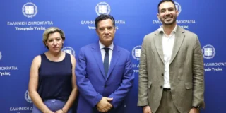 Συνεργασία του υπουργείου Υγείας με το Airbnb.org για τη δωρεάν διαμονή γιατρών και νοσηλευτών σε πέντε νησιά του Αιγαίου