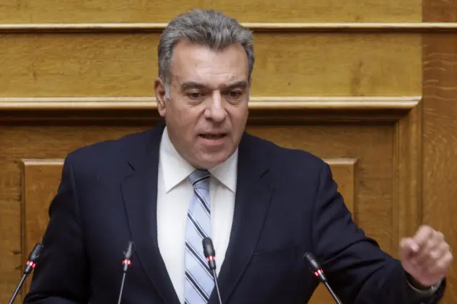 Μια συνολική πρόταση του Μάνου Κόνσολα για να αντιμετωπιστεί το πρόβλημα των κενών θέσεων προσωπικού στον τουρισμό