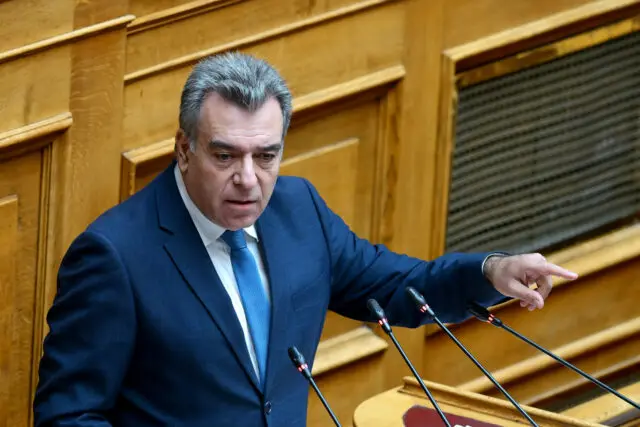 Παρέμβαση του Μάνου Κόνσολα για την ενίσχυση του ΕΚΑΒ στα Δωδεκάνησα