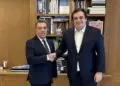 Ο Μάνος Κόνσολας παρέδωσε νομοσχέδιο για την αντιμετώπιση της διάβρωσης των ακτών σε τρεις Υπουργούς