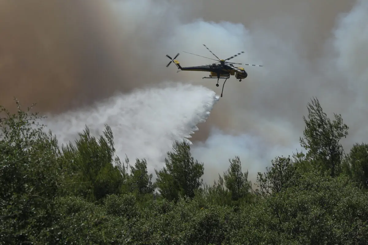 Σύγκρουση δύο ελικοπτέρων που επιχειρούσαν στο μέτωπο της Ψάθας