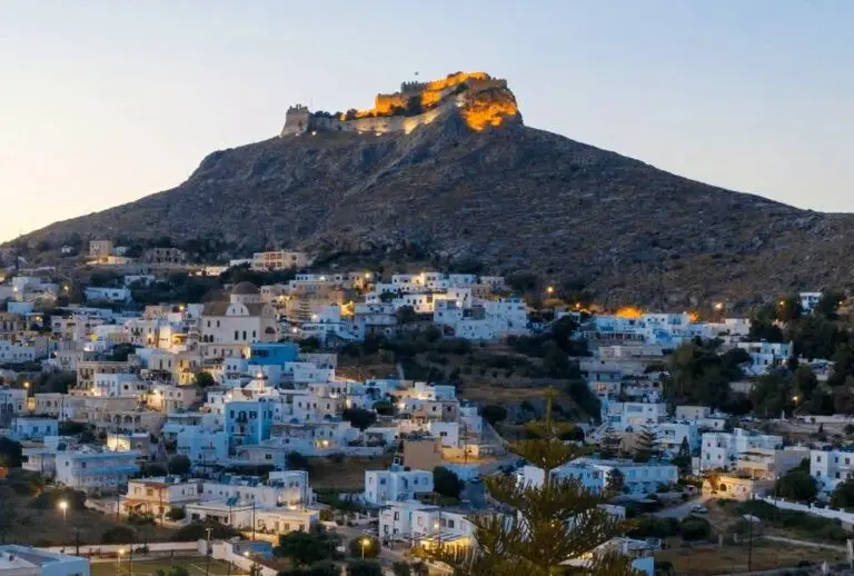 Λέρος: Ένα νησί ανάμεσα στην ιστορία, τη θάλασσα και τις μεγάλες γεύσεις