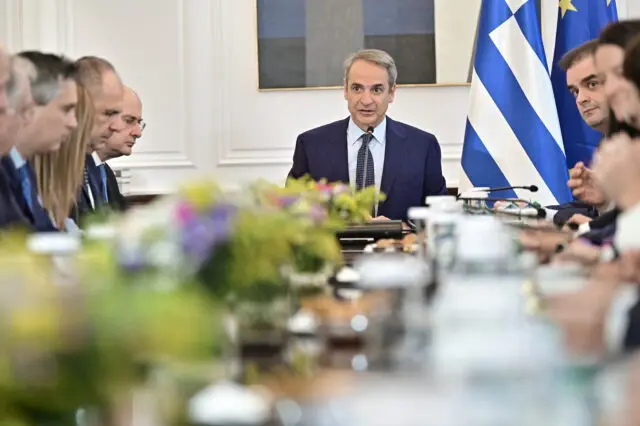 Υπουργικό Συμβούλιο: Ρύθμιση οφειλών σε έως 120 δόσεις και 20.870 προσλήψεις στο Δημόσιο