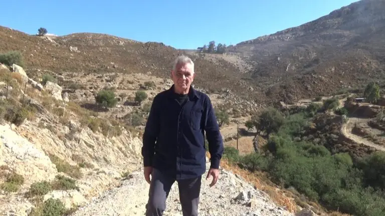 Φράγκος Ντιπιέρος: Οι ξερολιθιές της Λέρου – «Οι λεγόμενες Αμπασιές»